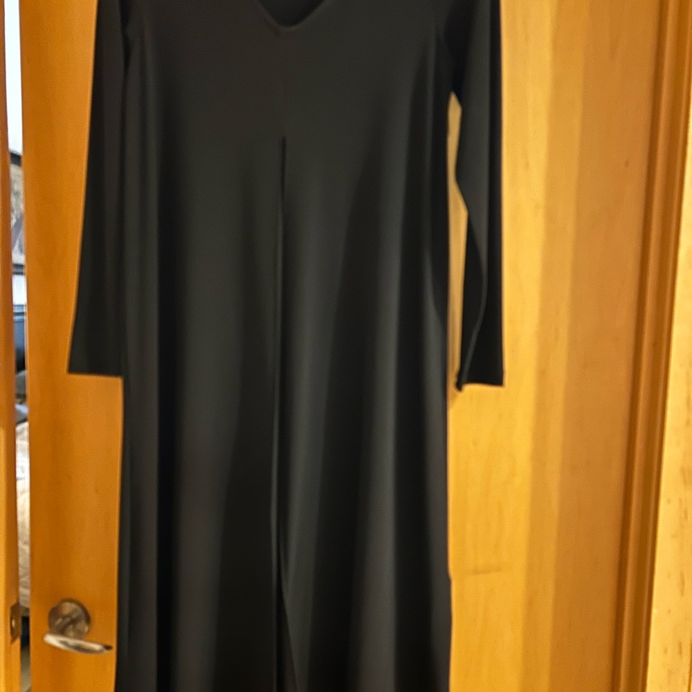 Black Long Sleeve V-Neck Sheath Dress